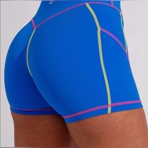 BuffBunny Wave Shorts in the color H2O Blue/Multi